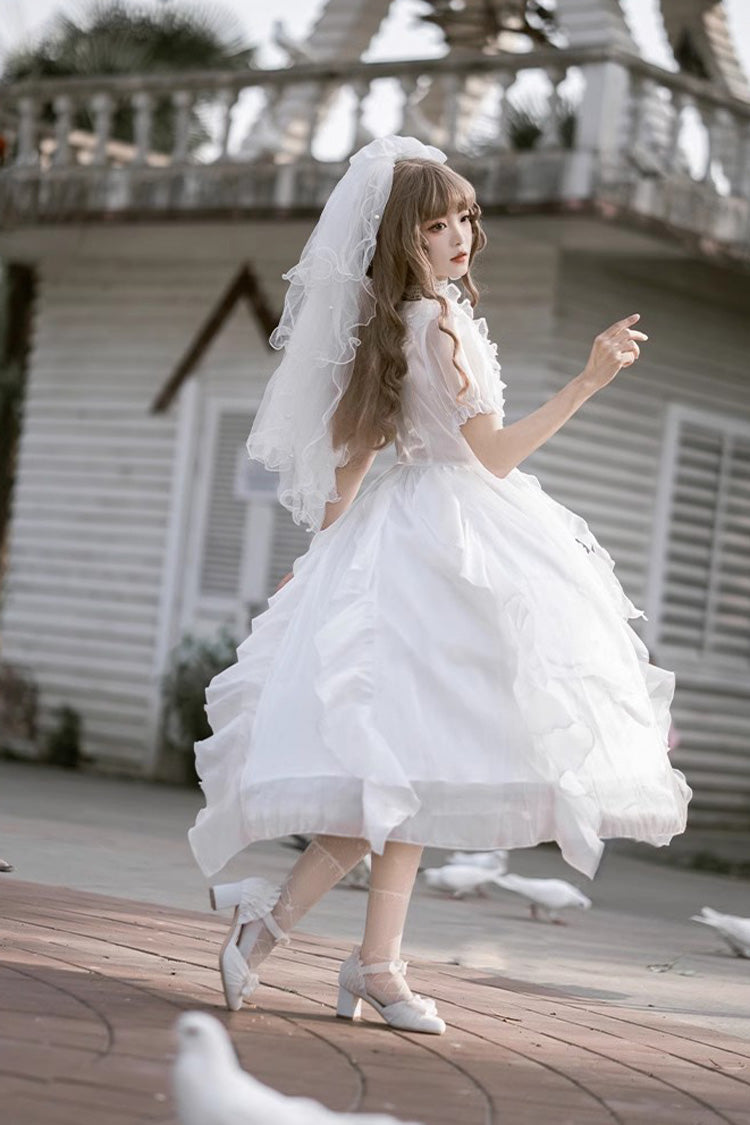Finely Styled Dress with a Classic Vintage Look