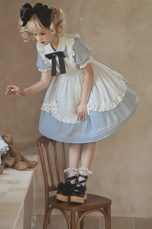 Finely Styled Dress with a Classic Vintage Look