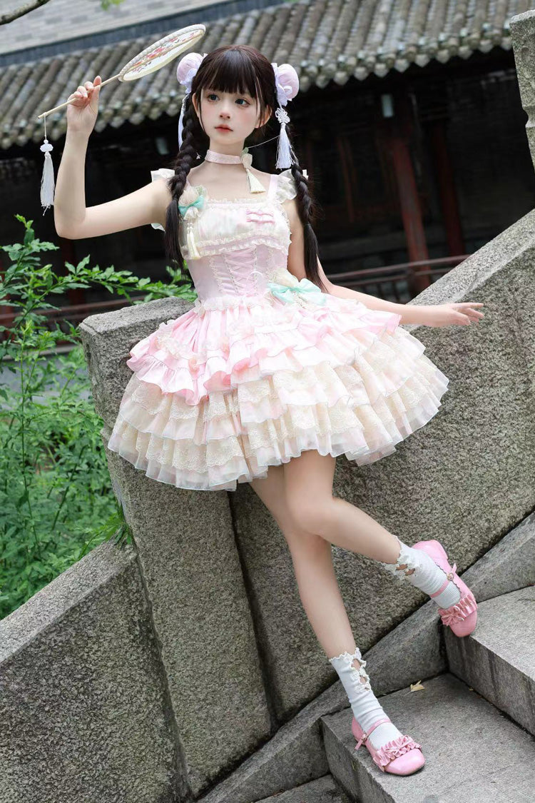 Finely Styled Dress with a Classic Vintage Look