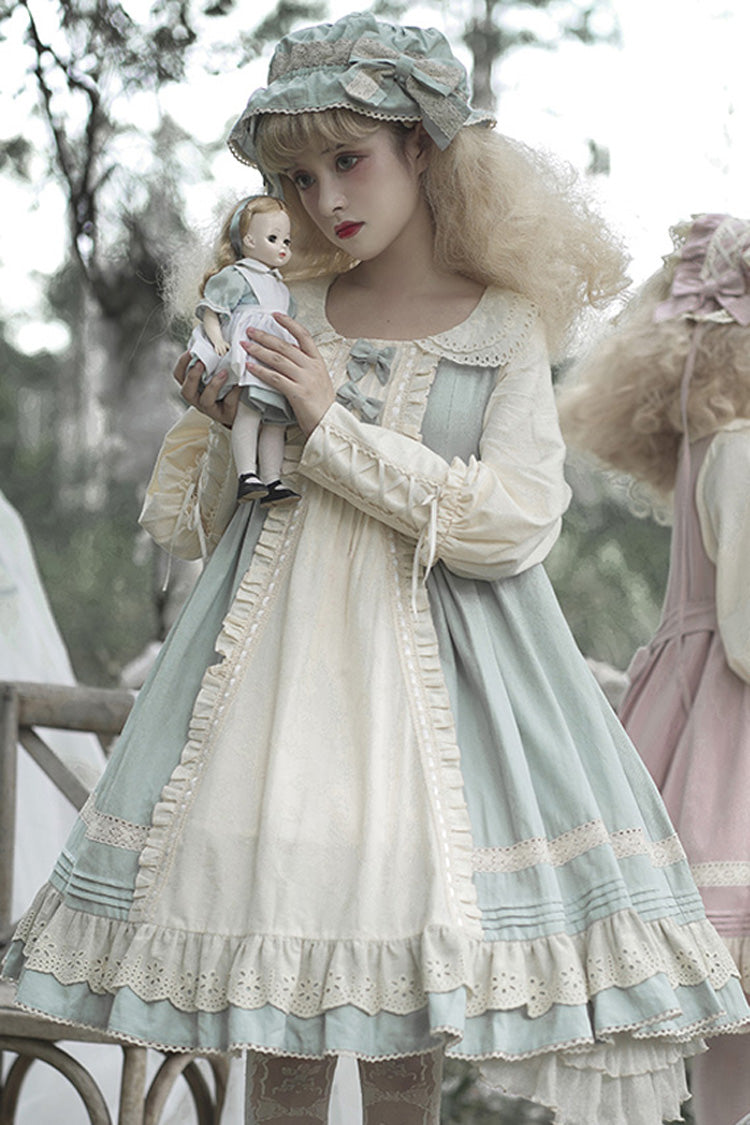 Finely Styled Dress with a Classic Vintage Look