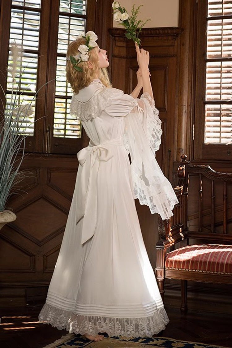 Finely Styled Dress with a Classic Vintage Look