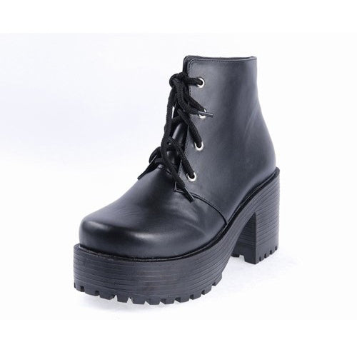 Classic Vintage Heels with a Flattering Fit