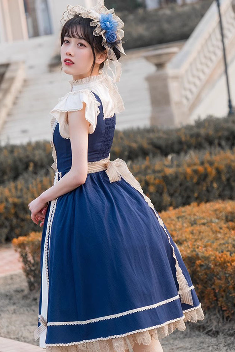 Finely Styled Dress with a Classic Vintage Look