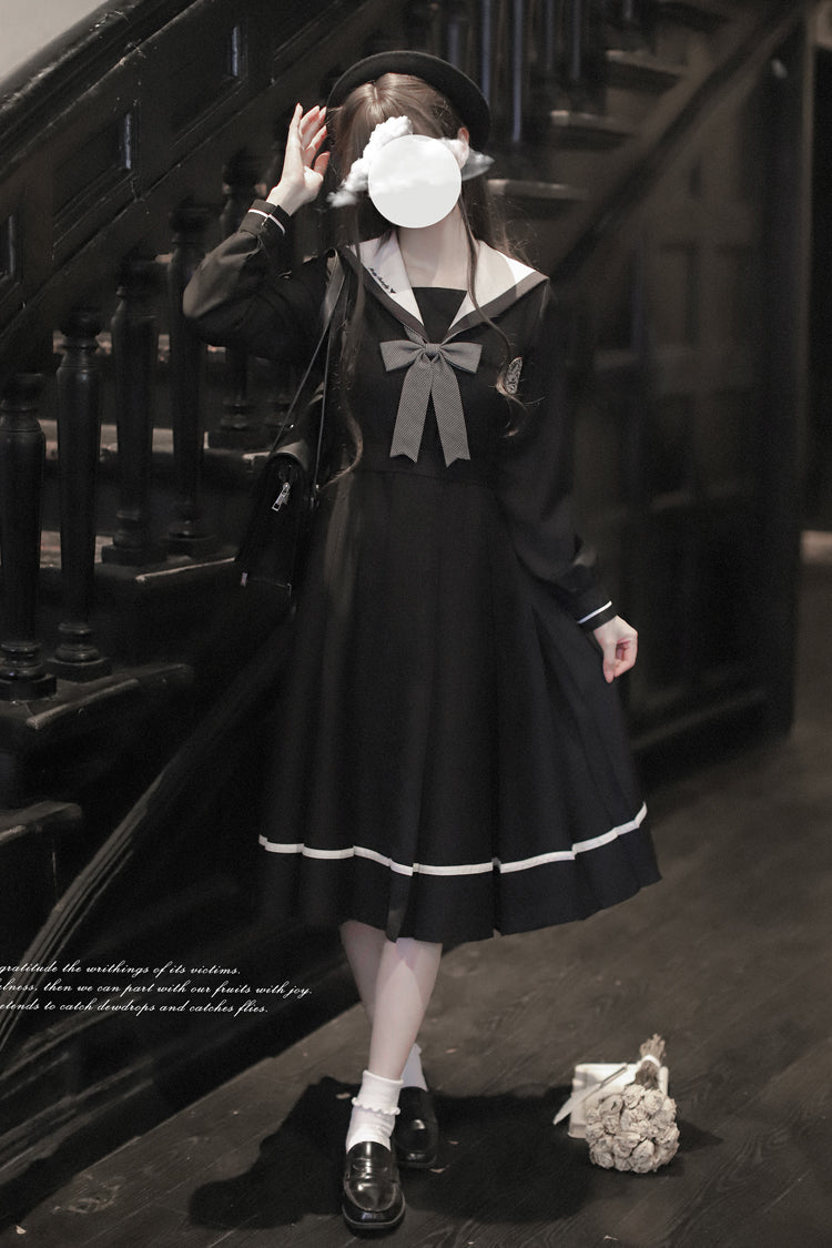 Casually Elegant Dress with a Refined Edge