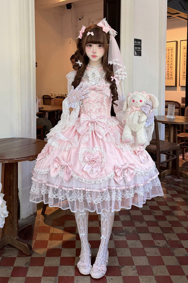 Finely Styled Dress with a Classic Vintage Look
