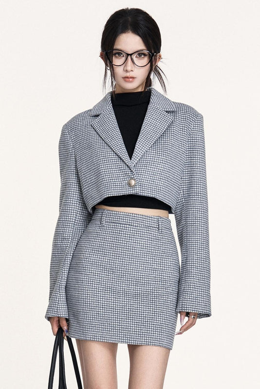 Short Jacket + Tight Skirt