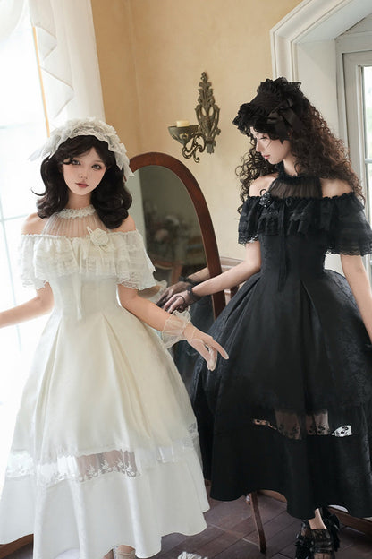 Finely Styled Dress with a Classic Vintage Look