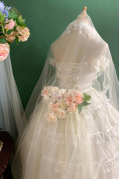 Finely Styled Dress with a Classic Vintage Look