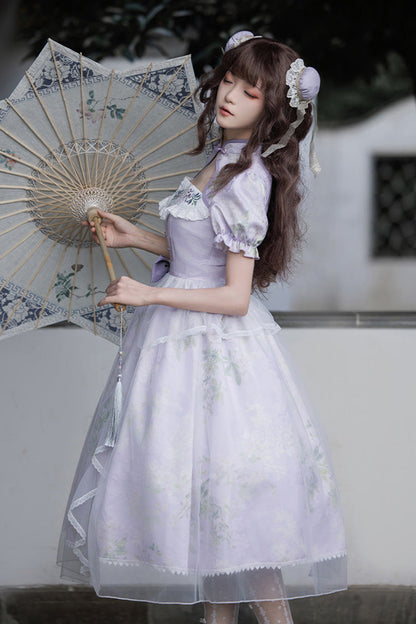 Finely Styled Dress with a Classic Vintage Look