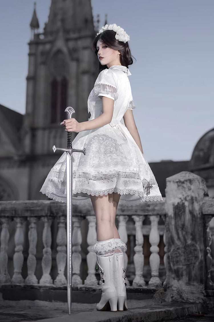 Finely Styled Dress with a Classic Vintage Look