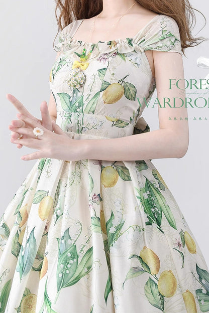 Classic Vintage Dress with a Flattering Fit