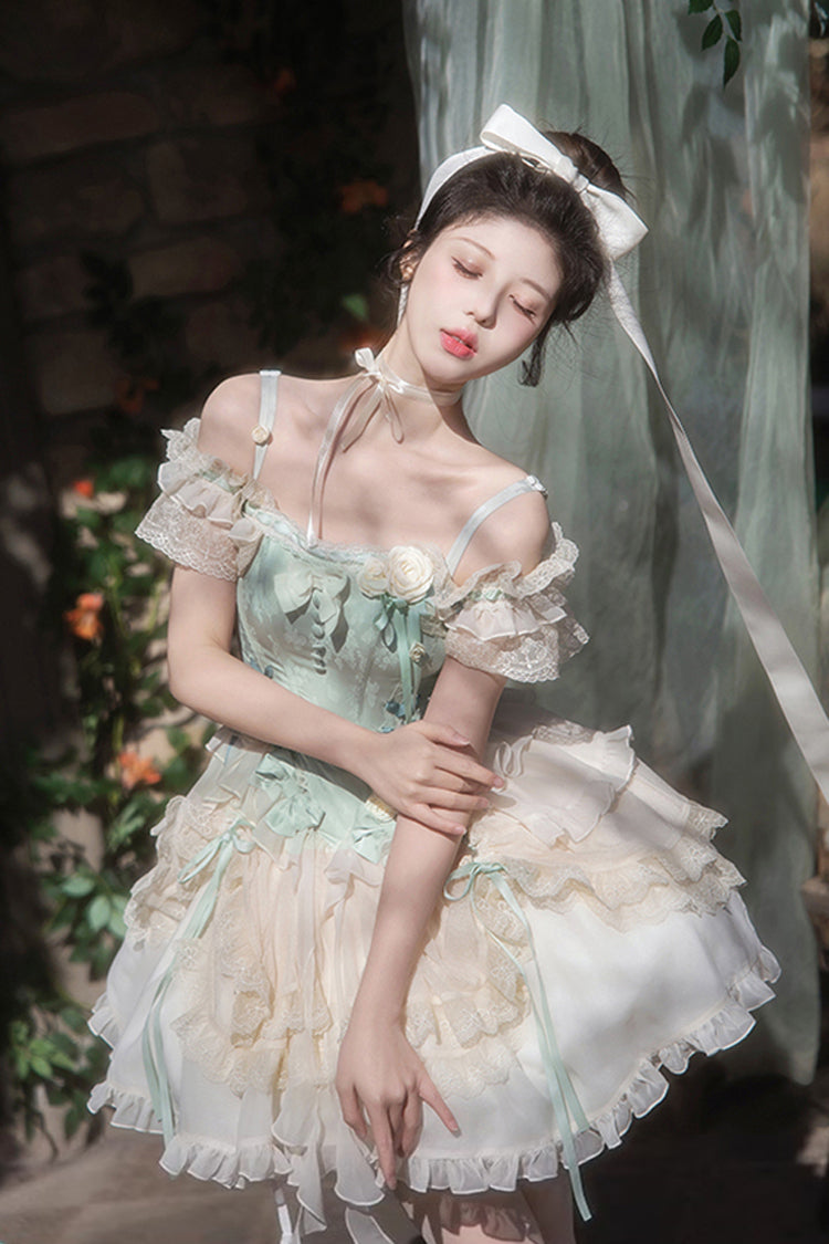 Finely Styled Dress with a Classic Vintage Look