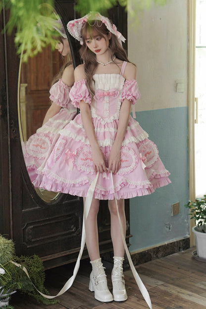 Finely Styled Dress with a Classic Vintage Look