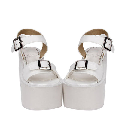 Finely Styled Sandals with a Classic Vintage Look