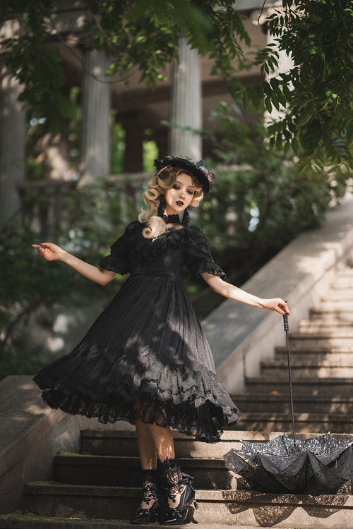 Beautifully Crafted Dress in a Classic Style