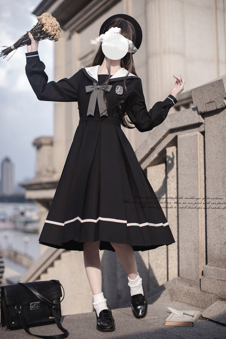 Classic Vintage Dress with a Flattering Fit