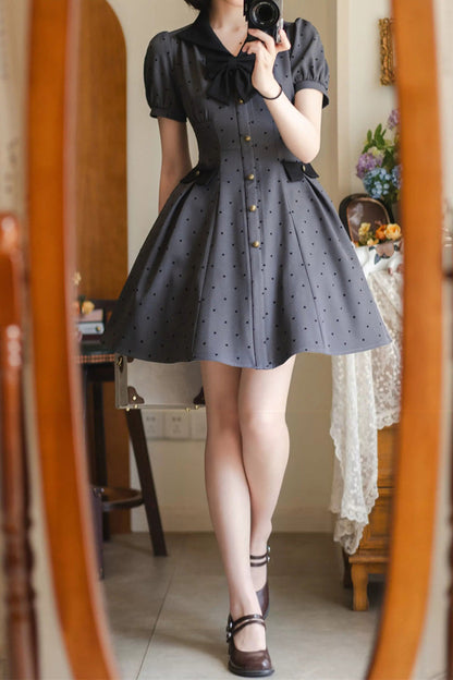 Subtly Elegant Dress with a Refined Vintage Look
