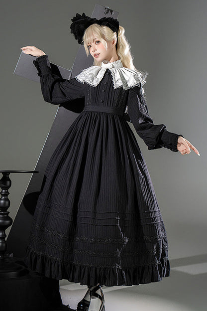 Subtly Elegant Dress with a Refined Vintage Look