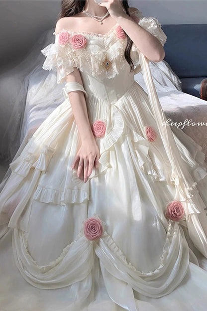 Finely Styled Dress with a Classic Vintage Look