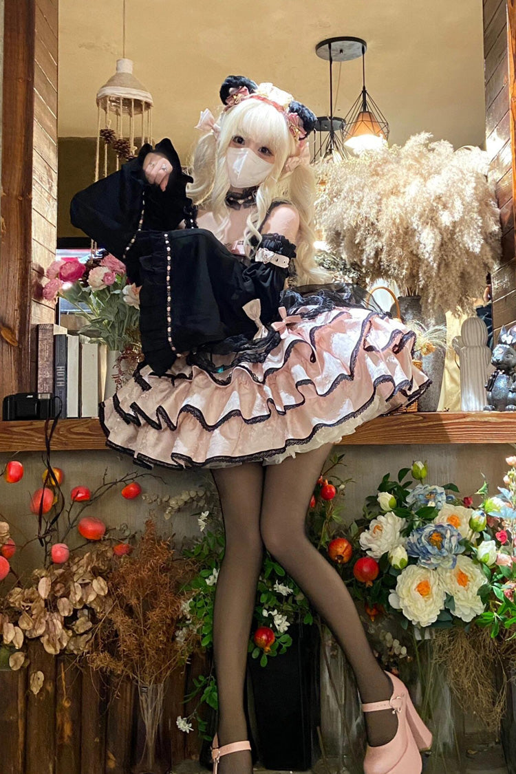 Finely Styled Dress with a Classic Vintage Look