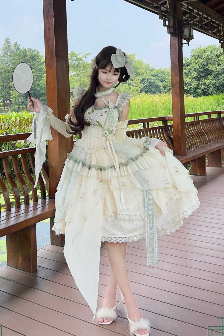 Finely Styled Dress with a Classic Vintage Look