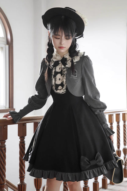 Subtly Elegant Dress with a Refined Vintage Look