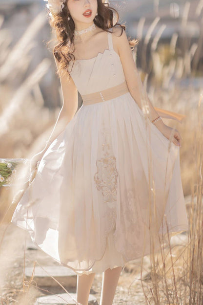 Beautifully Crafted Dress in a Classic Style