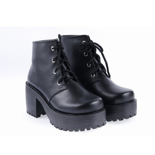 Classic Vintage Heels with a Flattering Fit