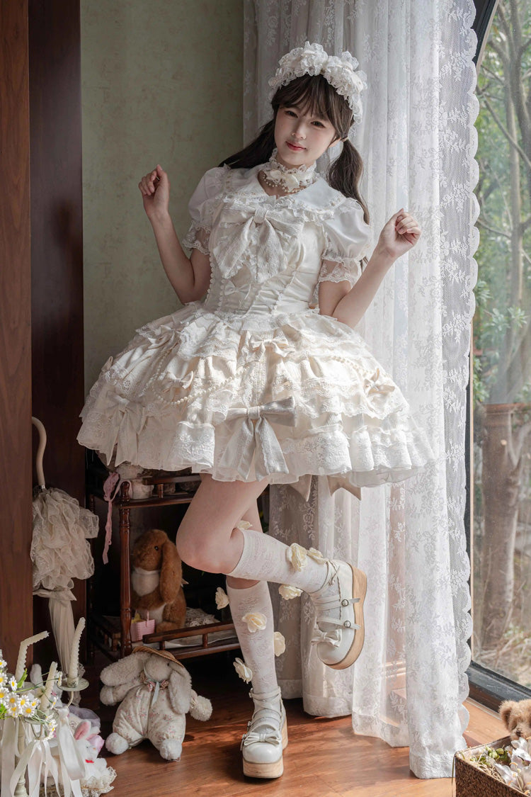 Finely Styled Dress with a Classic Vintage Look