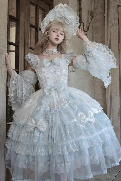 Subtly Elegant Dress with a Refined Vintage Look