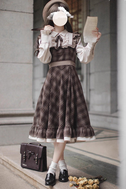 Subtly Elegant Dress with a Refined Vintage Look