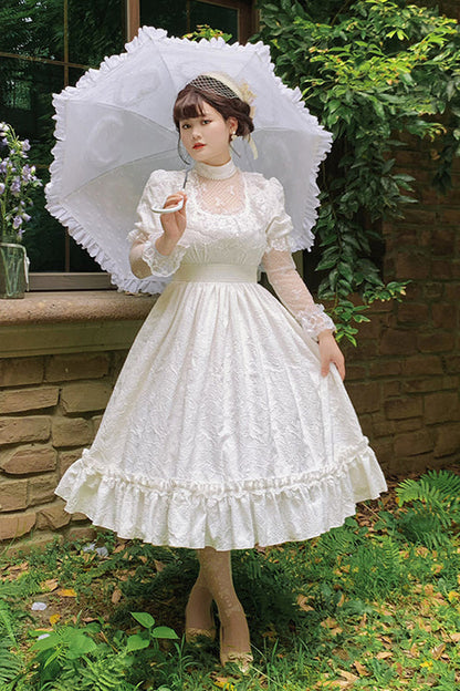 Beautifully Finished Dress in a Timeless Design