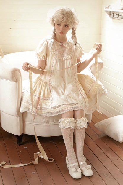 Finely Styled Dress with a Classic Vintage Look