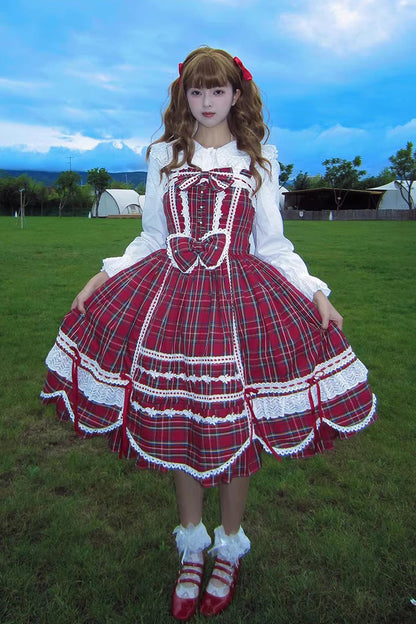 Finely Styled Dress with a Classic Vintage Look