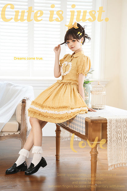Finely Styled Dress with a Classic Vintage Look
