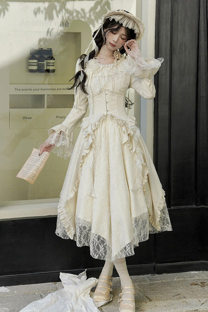 Beautifully Crafted Dress in a Classic Style