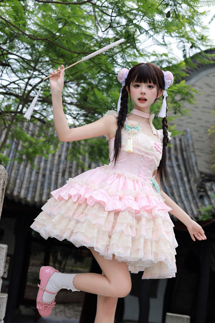 Finely Styled Dress with a Classic Vintage Look