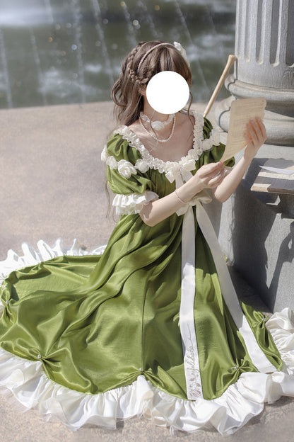 Subtly Elegant Dress with a Refined Vintage Look