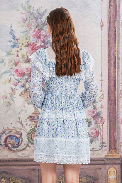 Finely Styled Dress with a Classic Vintage Look