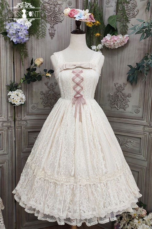 Finely Styled Dress with a Classic Vintage Look