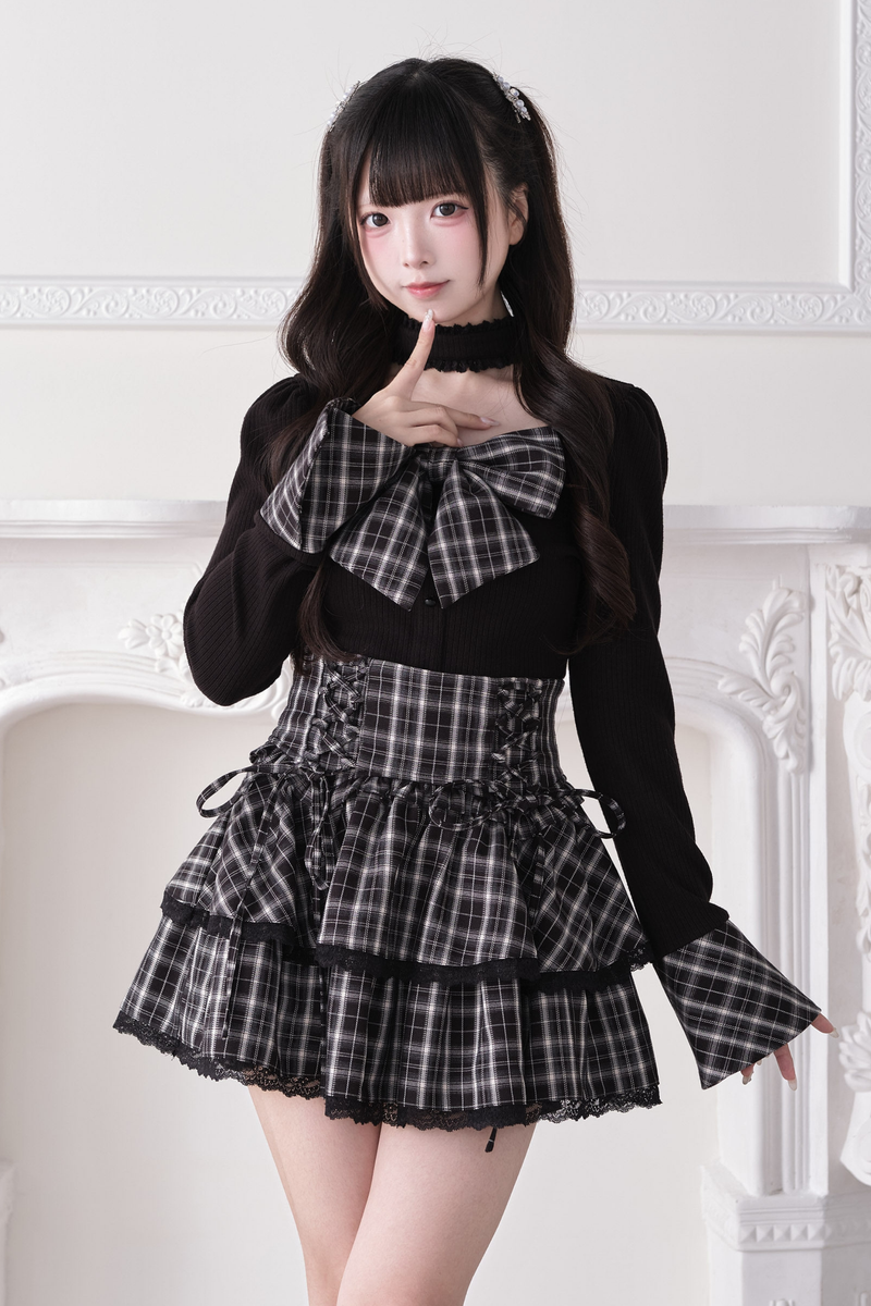 Ribbon Choker Knit Top