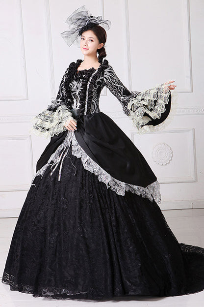 Finely Styled Dress with a Classic Vintage Look