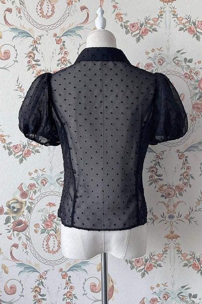 Finely Styled Blouse with a Classic Vintage Look