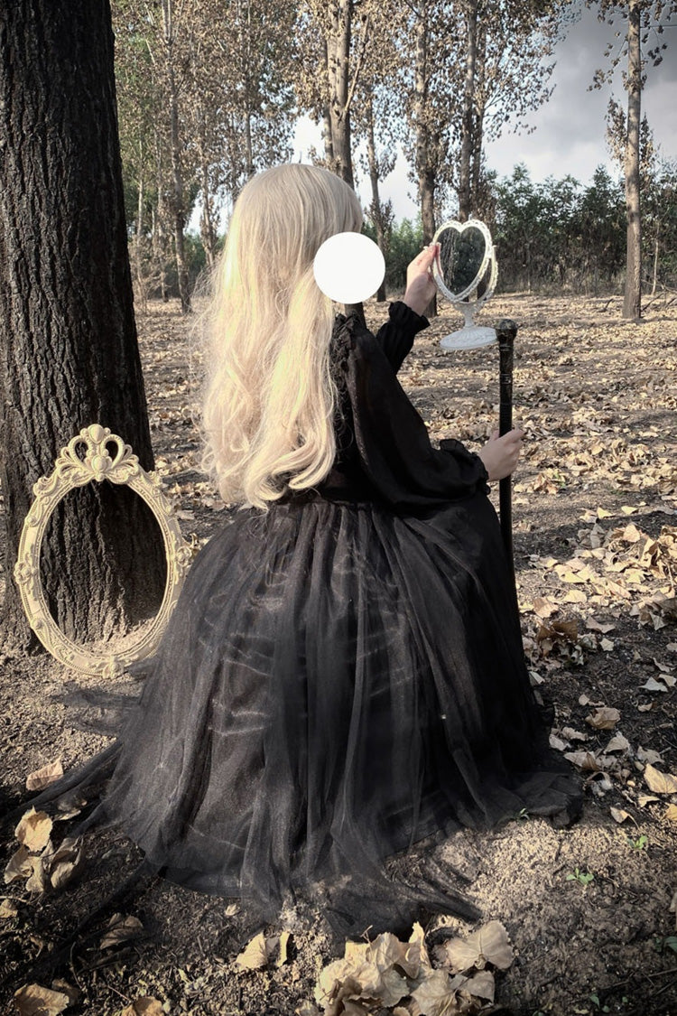 Finely Styled Dress with a Classic Vintage Look