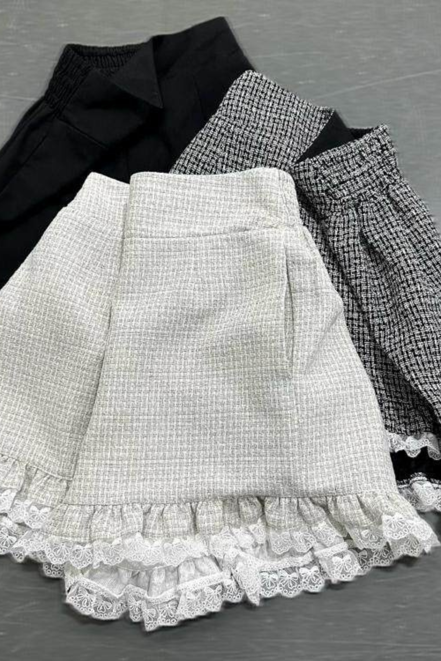 Lace-up Jirai Dress + Shorts + Sleeves + Brooch