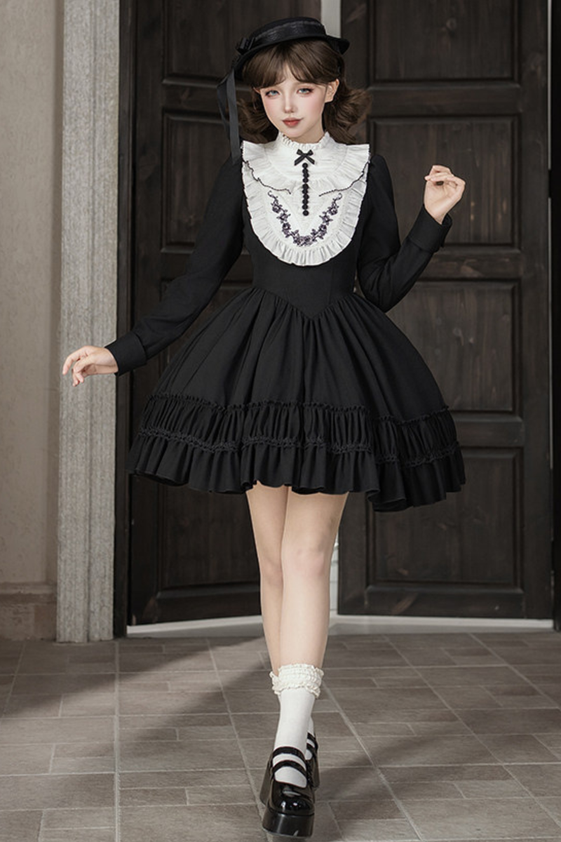 Gothic Dress + Fake Collar + Hat