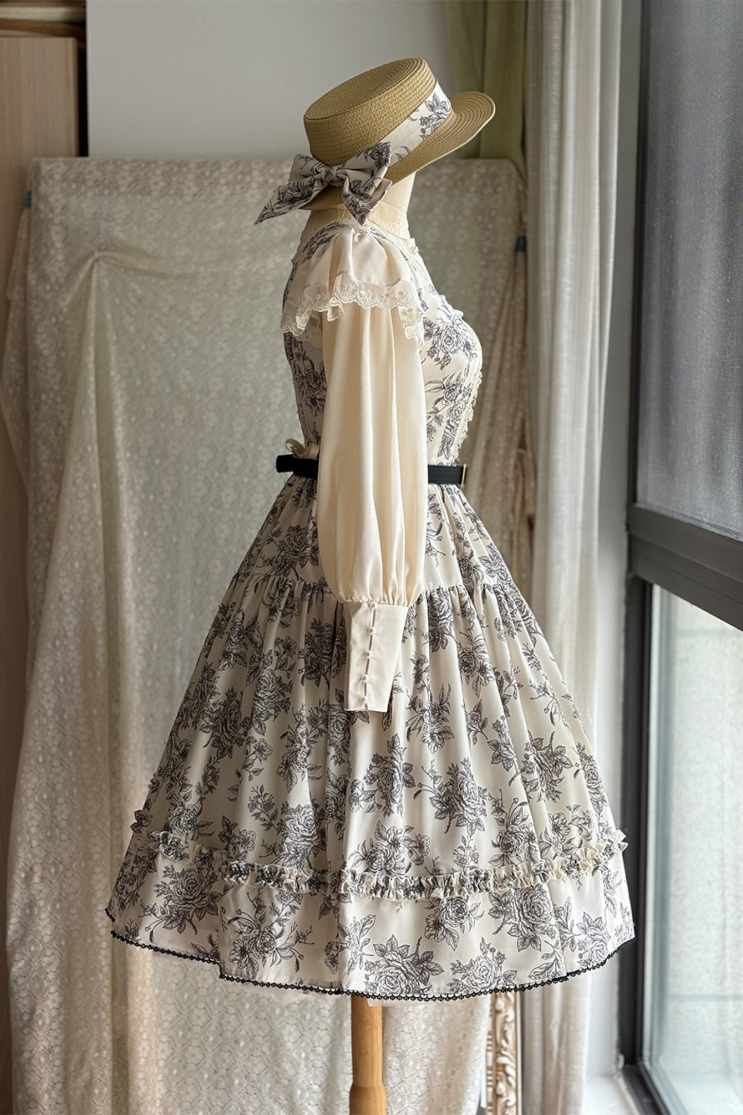 Sketch Wild Rose Lolita Jumper Skirt