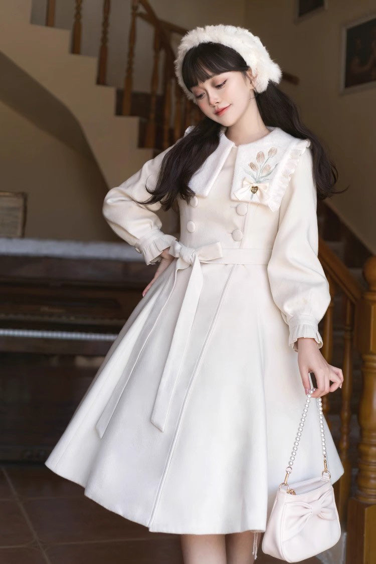 Casually Elegant Coat with a Refined Edge