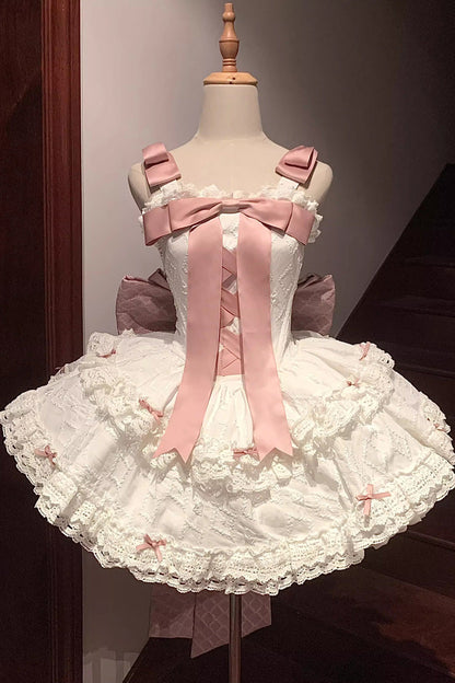 Subtly Elegant Dress with a Refined Vintage Look