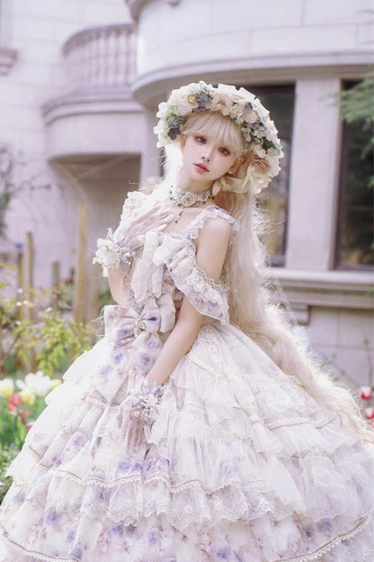 Finely Styled Dress with a Classic Vintage Look